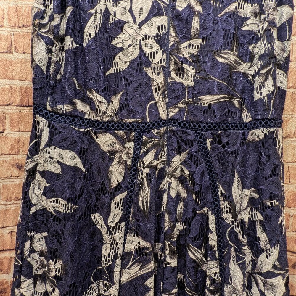 Taylor Dress Navy and White Floral Sleeveless Size 14 - Picture 12 of 16